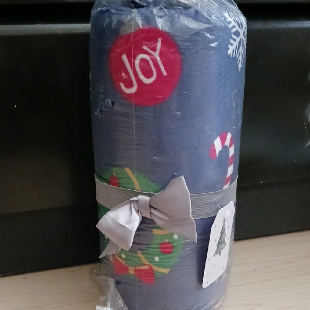 Festive Plush Christmas Throw With Holiday Motifs